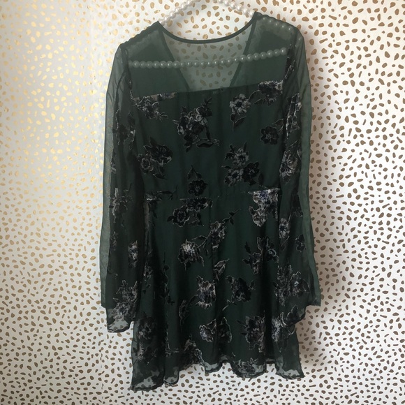 NWOT JOA Green Floral Velvet V Neck Dress - Picture 6 of 8